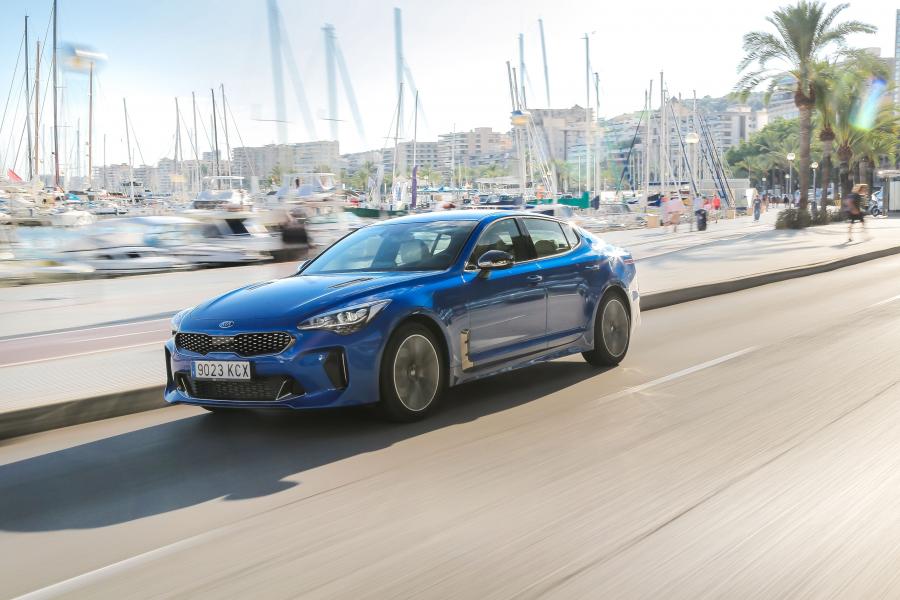  Kia Stinger GT-Line (CK) 2017 года  (WW) (фото 21 из 40)